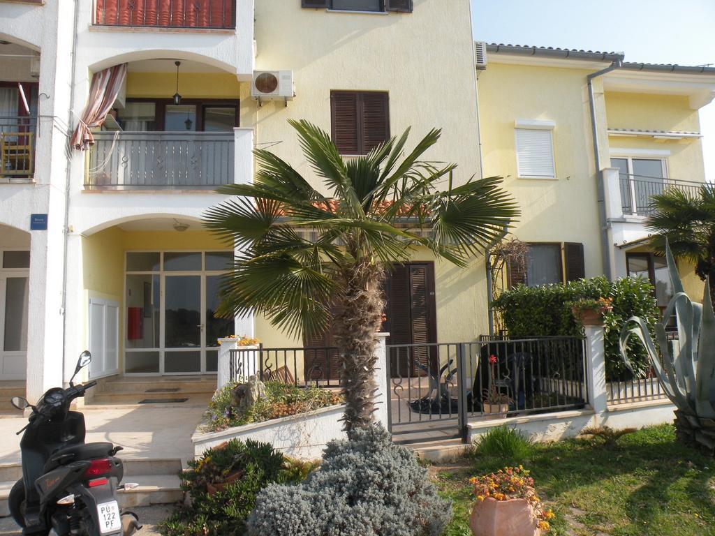 Sunset Apartment With A Private Yard At Medulin Riviera Phòng bức ảnh
